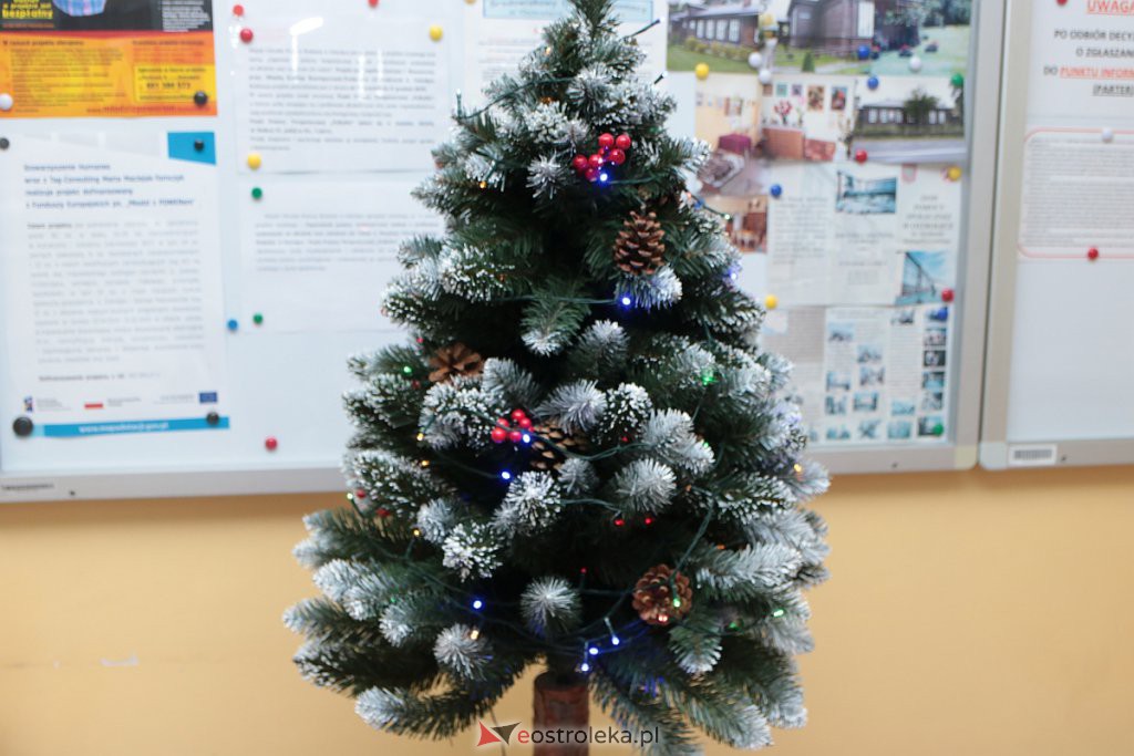Przedszkolaki przygotowały świąteczne niespodzianki podopiecznym MOPR 12.12.2019] - zdjęcie #2 - eOstroleka.pl