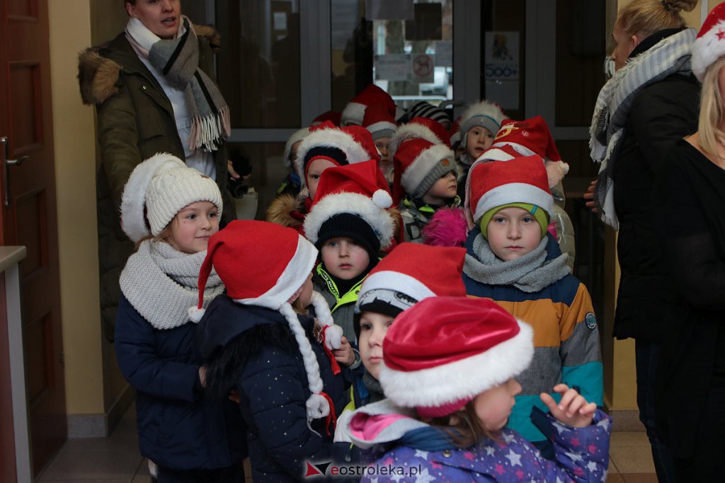 Przedszkolaki przygotowały świąteczne niespodzianki podopiecznym MOPR 12.12.2019] - zdjęcie #6 - eOstroleka.pl