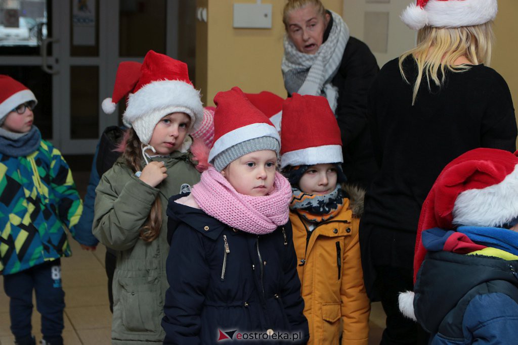 Przedszkolaki przygotowały świąteczne niespodzianki podopiecznym MOPR 12.12.2019] - zdjęcie #7 - eOstroleka.pl