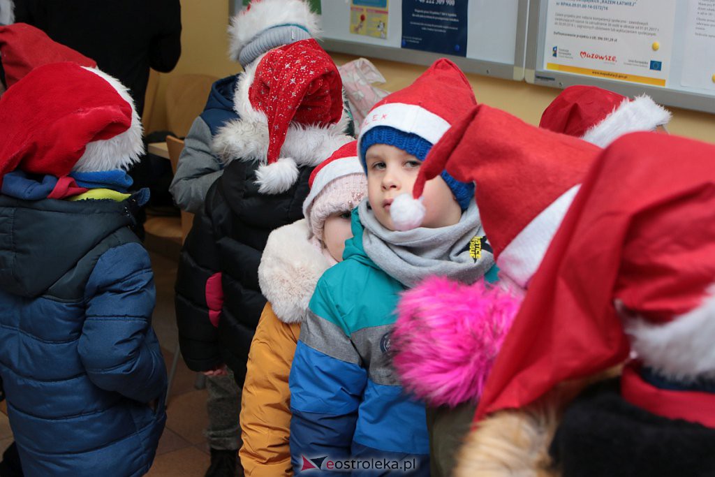 Przedszkolaki przygotowały świąteczne niespodzianki podopiecznym MOPR 12.12.2019] - zdjęcie #8 - eOstroleka.pl