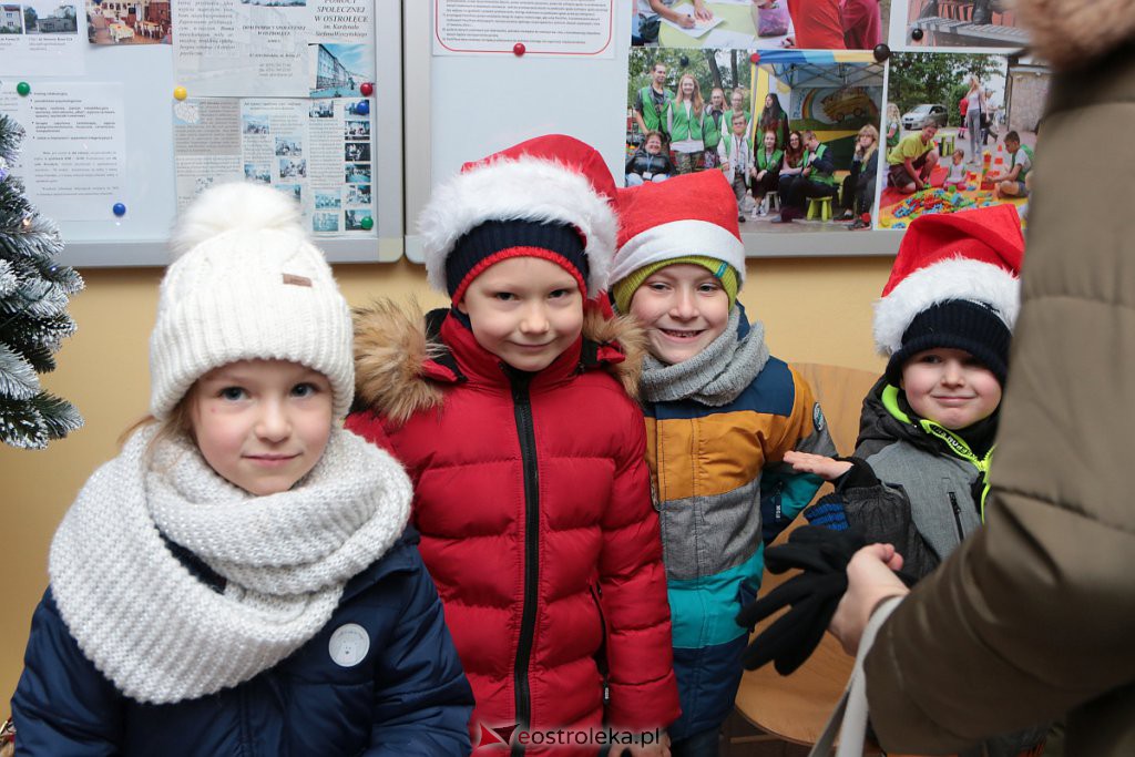 Przedszkolaki przygotowały świąteczne niespodzianki podopiecznym MOPR 12.12.2019] - zdjęcie #9 - eOstroleka.pl