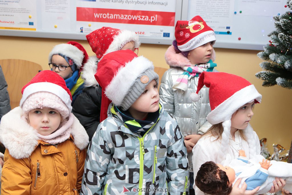 Przedszkolaki przygotowały świąteczne niespodzianki podopiecznym MOPR 12.12.2019] - zdjęcie #27 - eOstroleka.pl