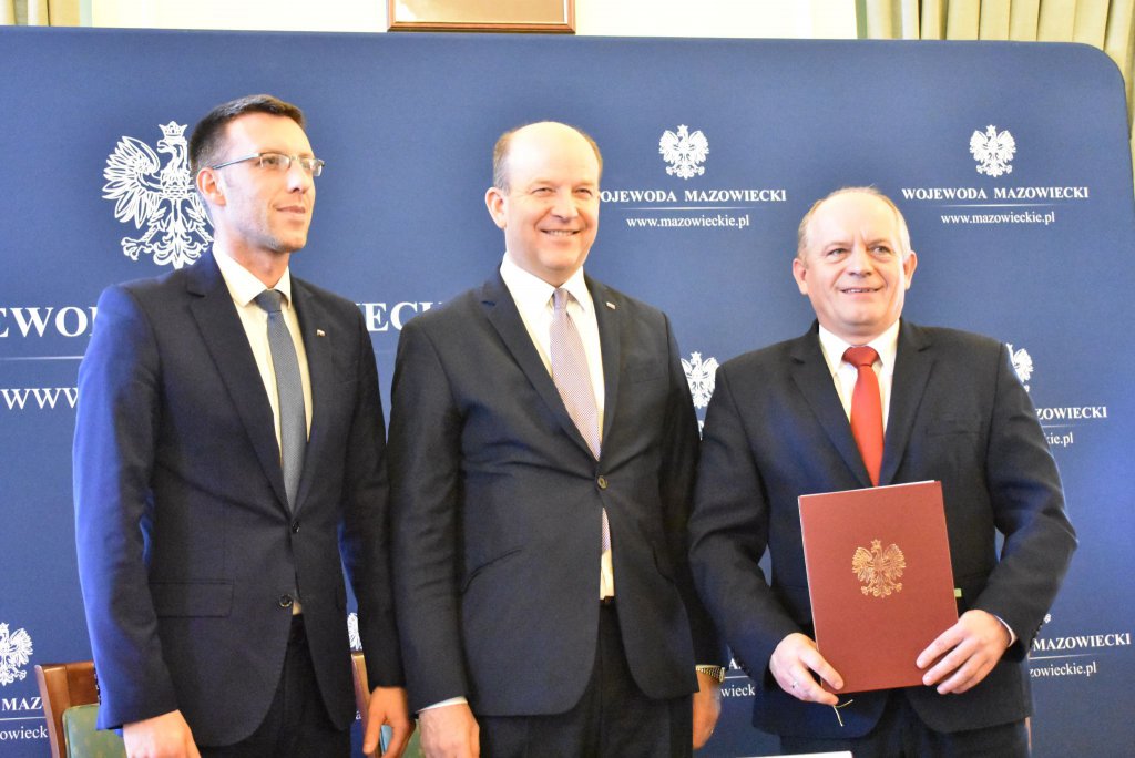 Umowy na inwestycje z Funduszu Dróg Samorządowych uroczyście podpisane [13.12.2019] - zdjęcie #10 - eOstroleka.pl