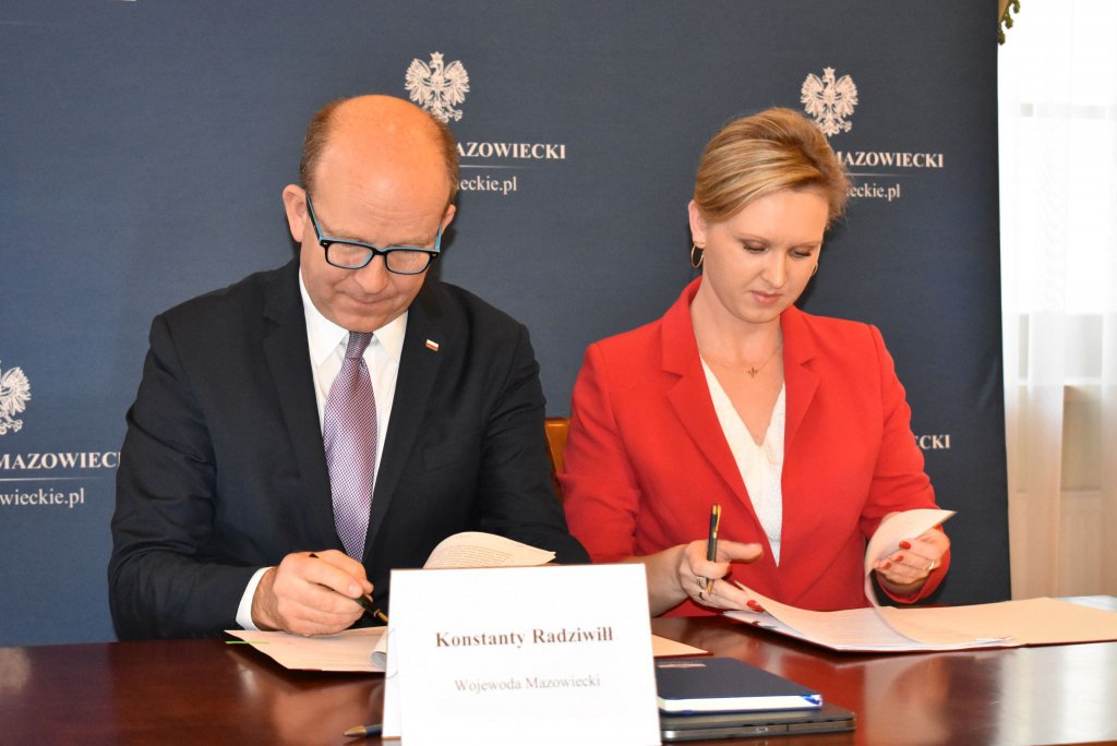 Umowy na inwestycje z Funduszu Dróg Samorządowych uroczyście podpisane [13.12.2019] - zdjęcie #11 - eOstroleka.pl