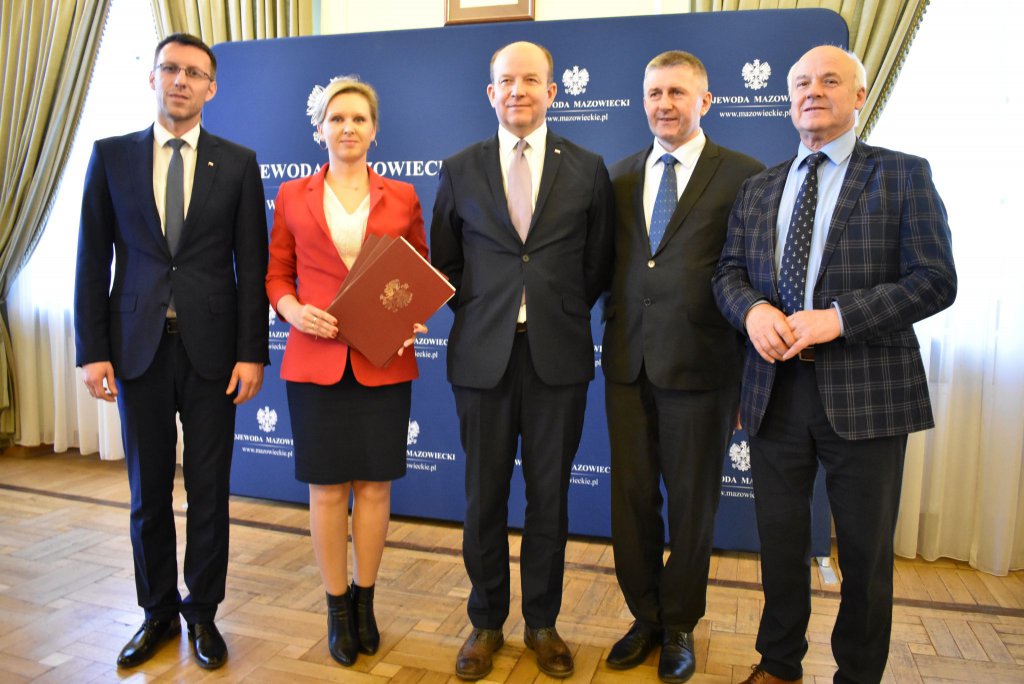 Umowy na inwestycje z Funduszu Dróg Samorządowych uroczyście podpisane [13.12.2019] - zdjęcie #13 - eOstroleka.pl