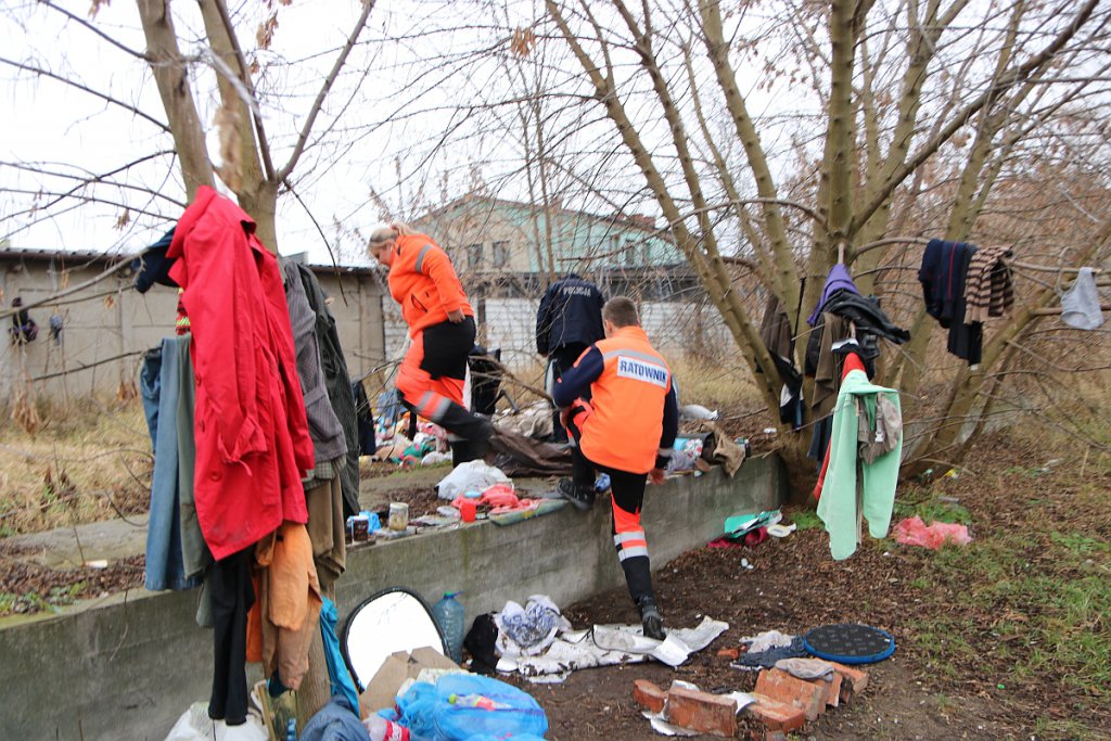 Wspólnie wyciągają „Pomocną Dłoń” do bezdomnych [13.12.2019] - zdjęcie #28 - eOstroleka.pl