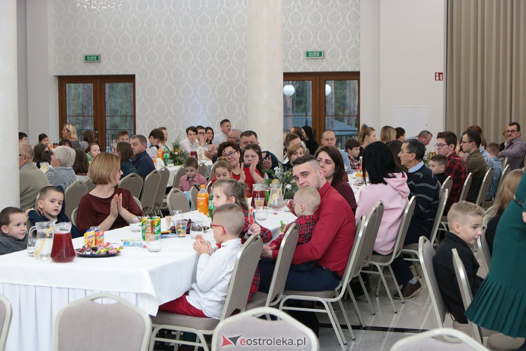 Jubileuszowe spotkanie powiatowych rodzin zastępczych [13.12.2019] - zdjęcie #4 - eOstroleka.pl