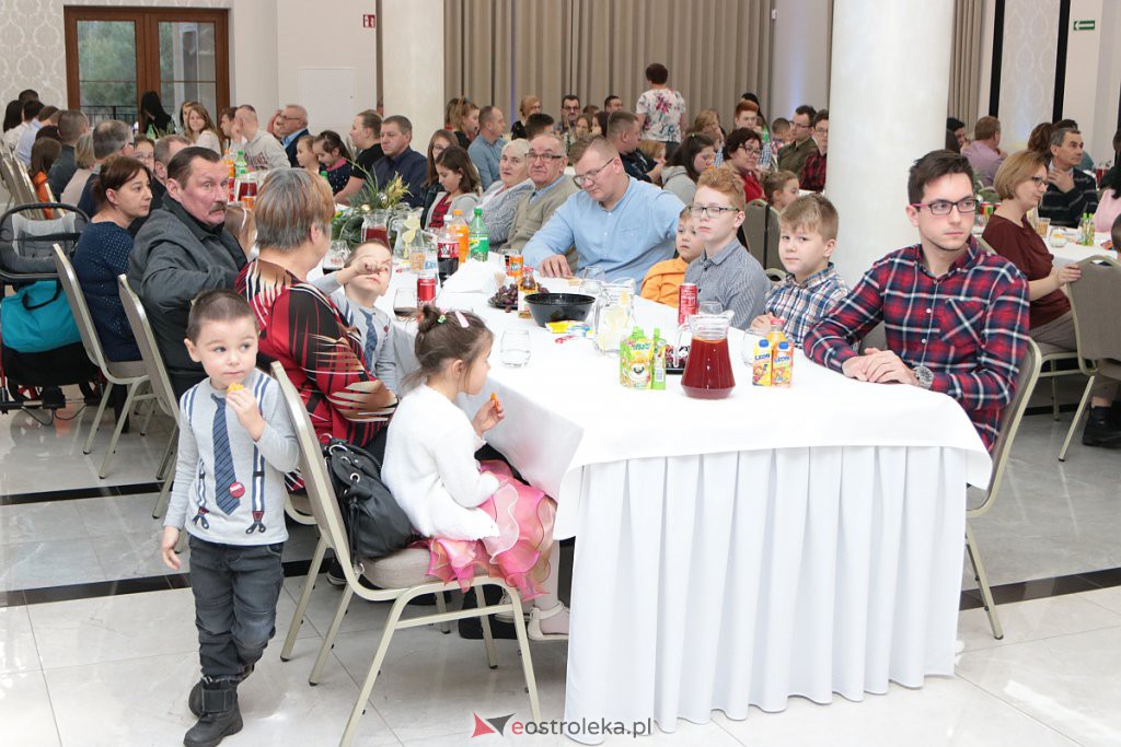 Jubileuszowe spotkanie powiatowych rodzin zastępczych [13.12.2019] - zdjęcie #17 - eOstroleka.pl