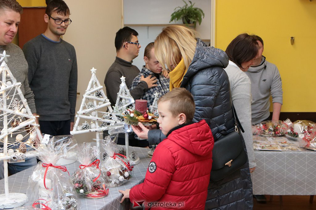 Bożonarodzeniowy kiermasz u „Motylków” [17.12.2019] - zdjęcie #21 - eOstroleka.pl