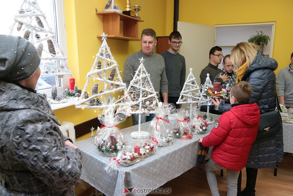 Bożonarodzeniowy kiermasz u „Motylków” [17.12.2019] - zdjęcie #22 - eOstroleka.pl