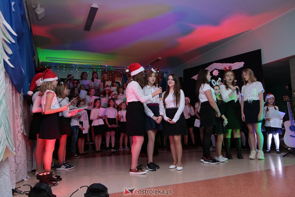„Wyśpiewali” stroje dla szkolnego chóru [17.12.2019] - zdjęcie #139 - eOstroleka.pl