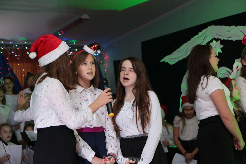 „Wyśpiewali” stroje dla szkolnego chóru [17.12.2019] - zdjęcie #137 - eOstroleka.pl