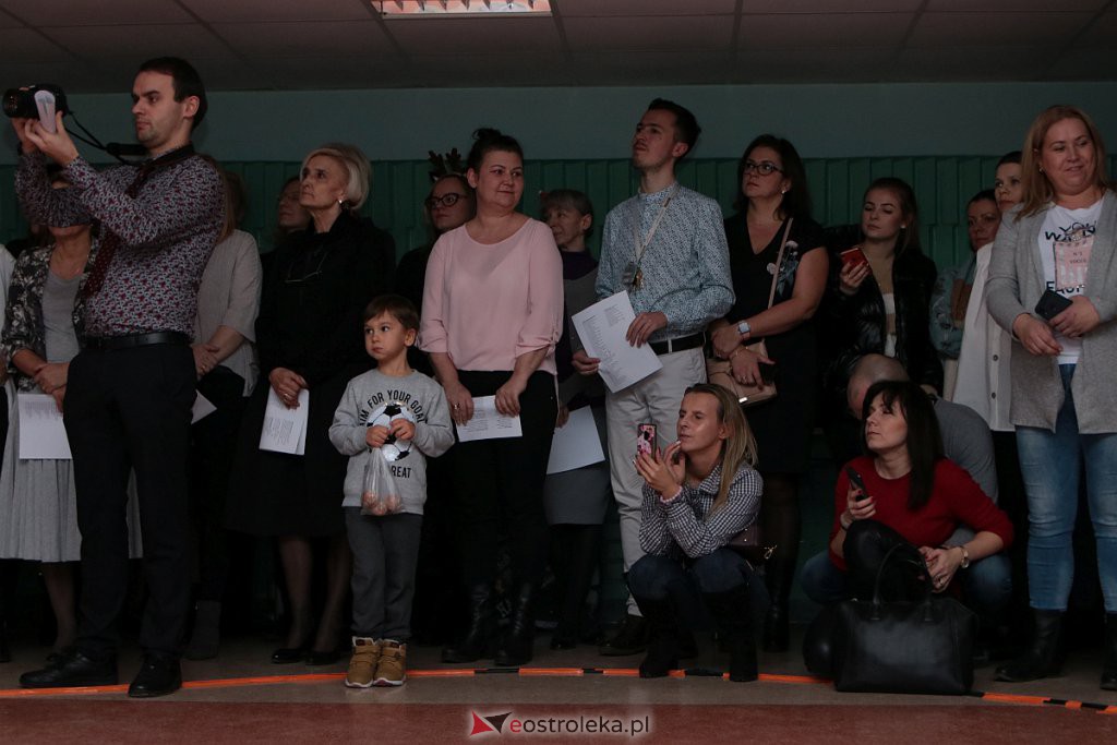 „Wyśpiewali” stroje dla szkolnego chóru [17.12.2019] - zdjęcie #133 - eOstroleka.pl