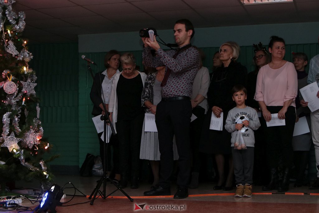 „Wyśpiewali” stroje dla szkolnego chóru [17.12.2019] - zdjęcie #132 - eOstroleka.pl