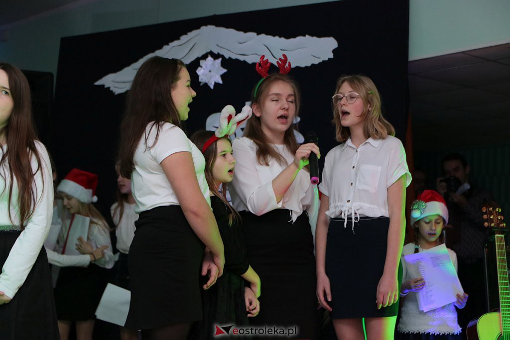 „Wyśpiewali” stroje dla szkolnego chóru [17.12.2019] - zdjęcie #130 - eOstroleka.pl