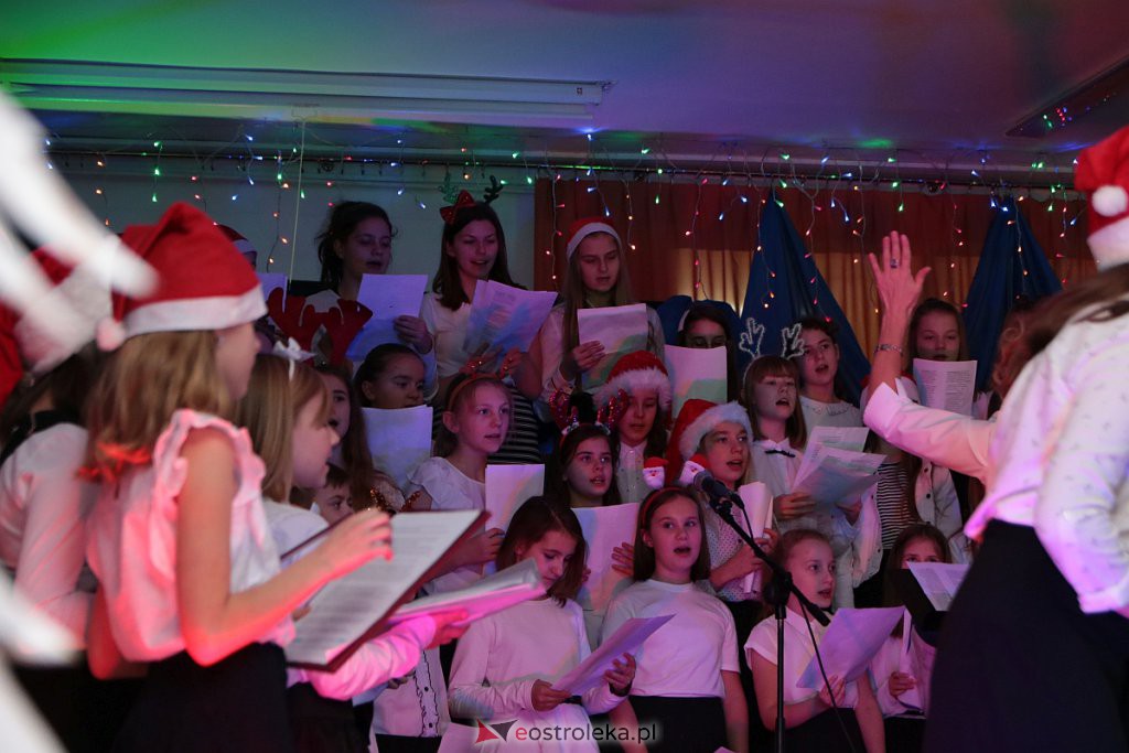 „Wyśpiewali” stroje dla szkolnego chóru [17.12.2019] - zdjęcie #127 - eOstroleka.pl