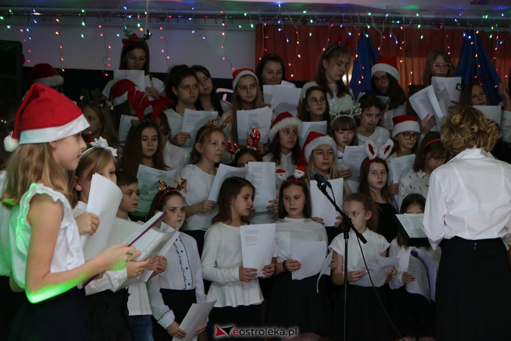 „Wyśpiewali” stroje dla szkolnego chóru [17.12.2019] - zdjęcie #113 - eOstroleka.pl