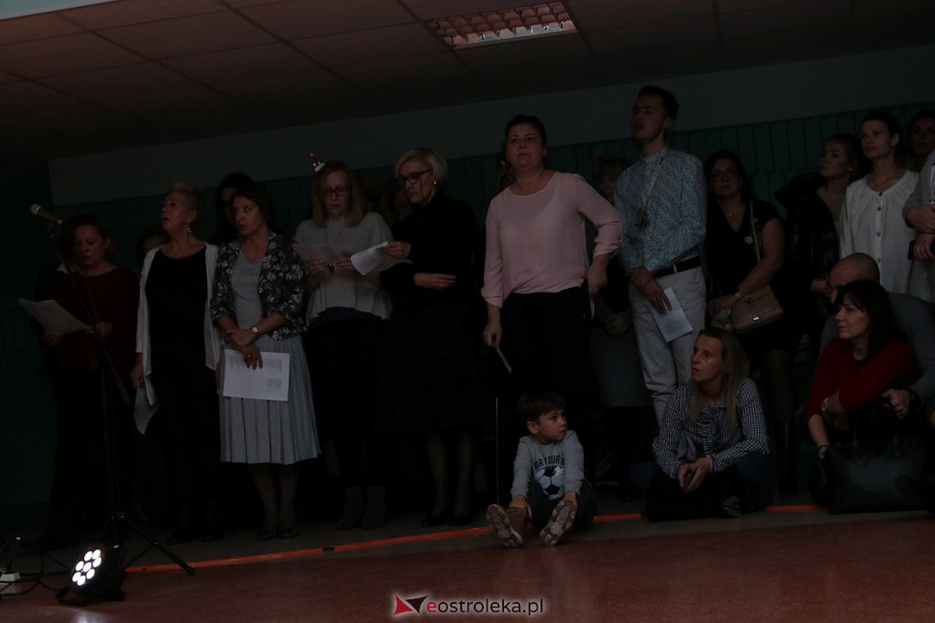 „Wyśpiewali” stroje dla szkolnego chóru [17.12.2019] - zdjęcie #108 - eOstroleka.pl