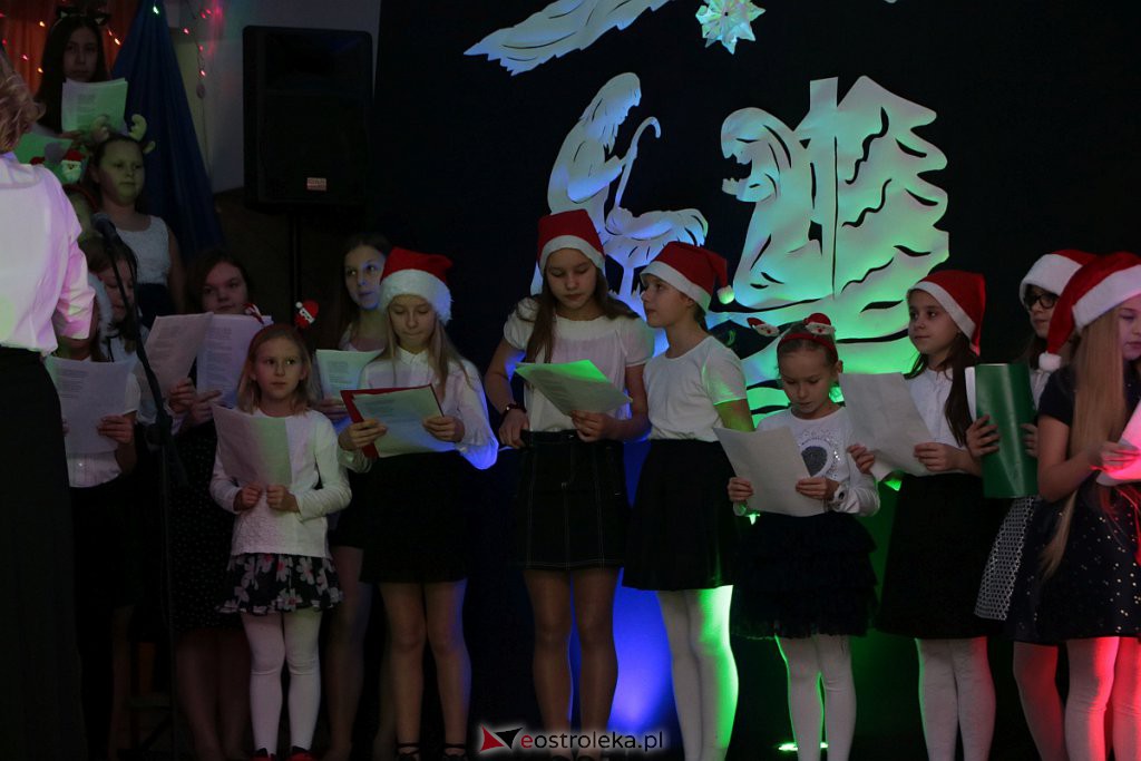 „Wyśpiewali” stroje dla szkolnego chóru [17.12.2019] - zdjęcie #107 - eOstroleka.pl