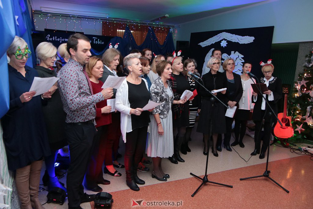 „Wyśpiewali” stroje dla szkolnego chóru [17.12.2019] - zdjęcie #97 - eOstroleka.pl