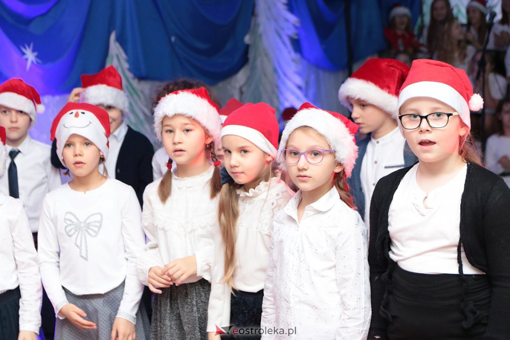 „Wyśpiewali” stroje dla szkolnego chóru [17.12.2019] - zdjęcie #50 - eOstroleka.pl