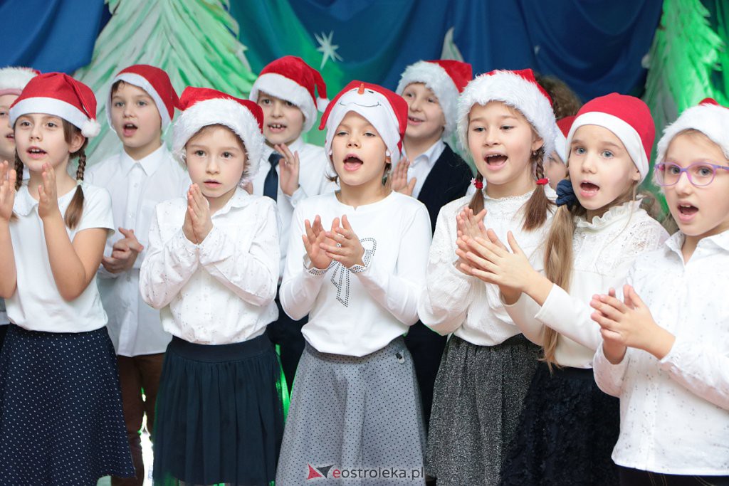 „Wyśpiewali” stroje dla szkolnego chóru [17.12.2019] - zdjęcie #41 - eOstroleka.pl