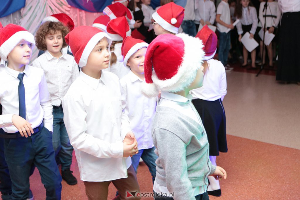 „Wyśpiewali” stroje dla szkolnego chóru [17.12.2019] - zdjęcie #36 - eOstroleka.pl