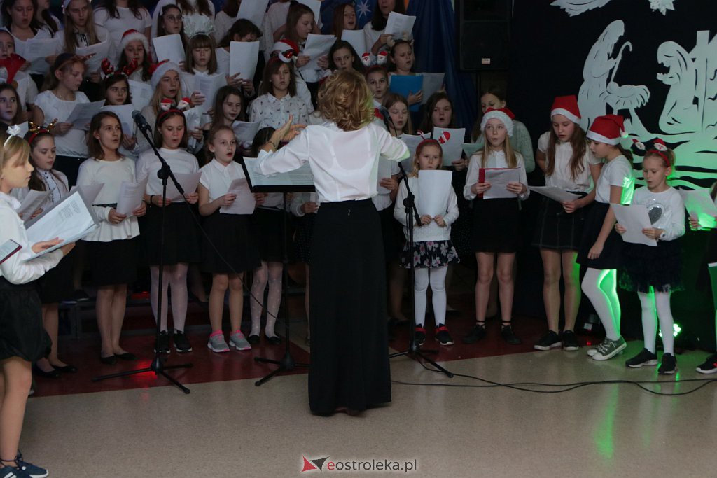 „Wyśpiewali” stroje dla szkolnego chóru [17.12.2019] - zdjęcie #34 - eOstroleka.pl