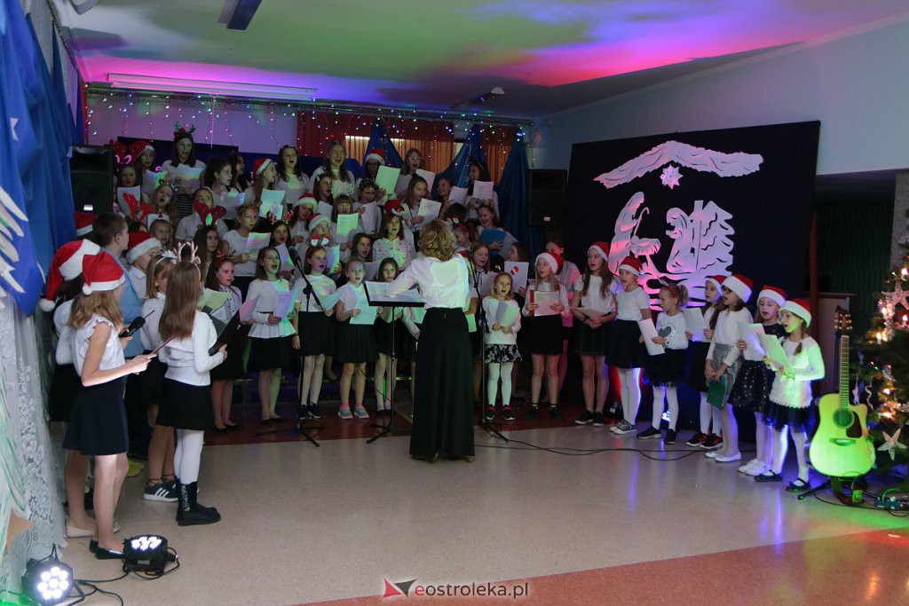 „Wyśpiewali” stroje dla szkolnego chóru [17.12.2019] - zdjęcie #31 - eOstroleka.pl