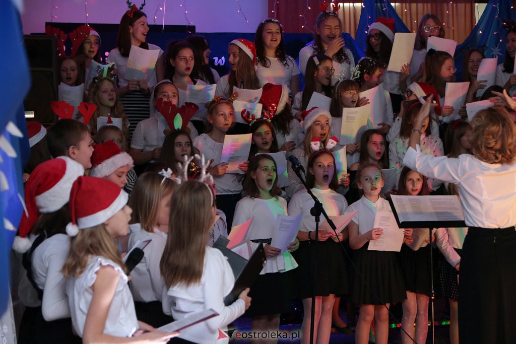 „Wyśpiewali” stroje dla szkolnego chóru [17.12.2019] - zdjęcie #30 - eOstroleka.pl