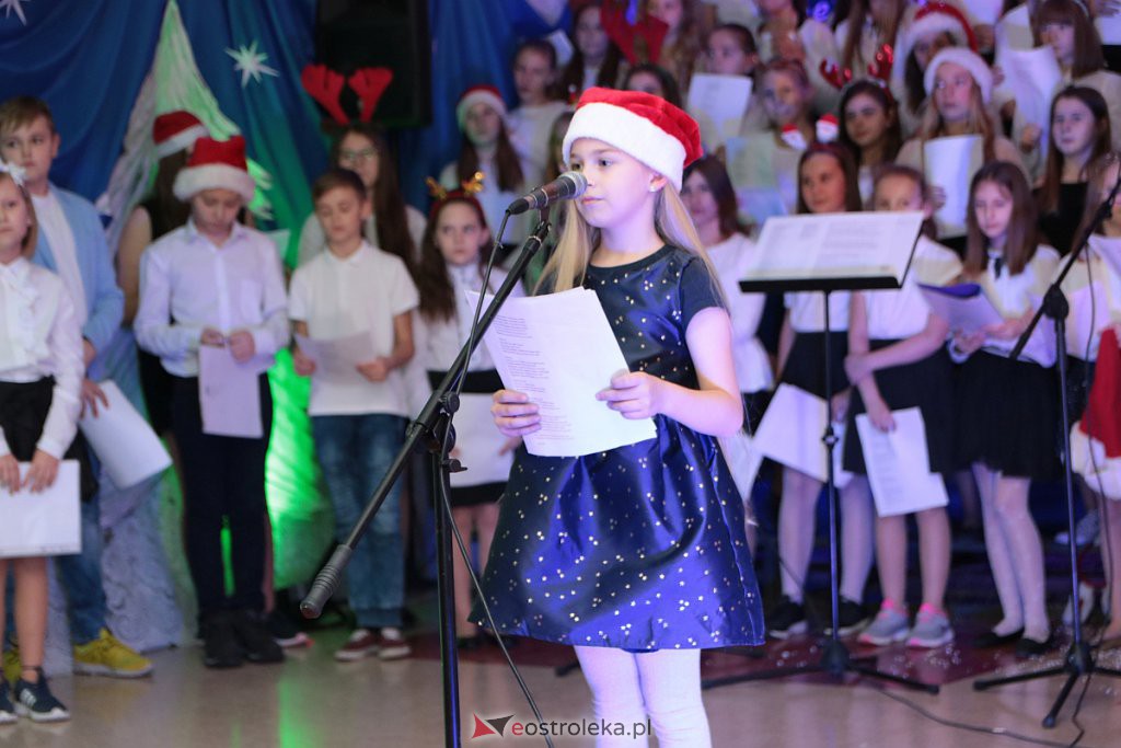 „Wyśpiewali” stroje dla szkolnego chóru [17.12.2019] - zdjęcie #19 - eOstroleka.pl