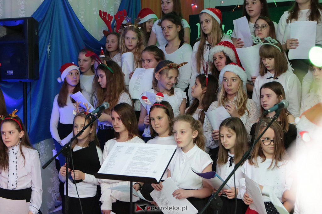 „Wyśpiewali” stroje dla szkolnego chóru [17.12.2019] - zdjęcie #16 - eOstroleka.pl