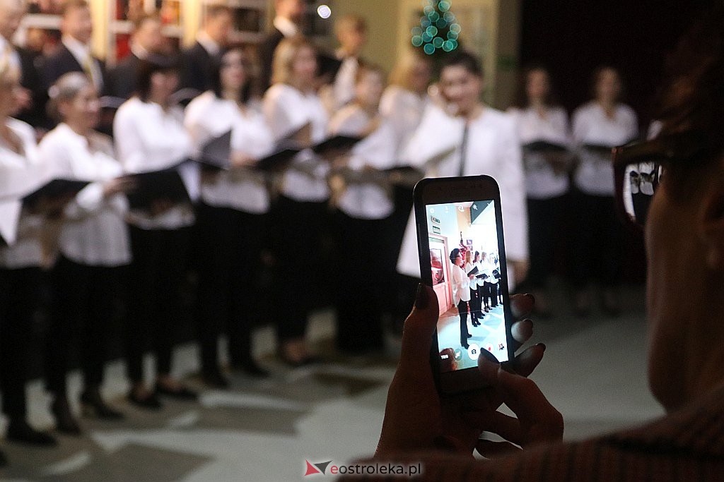 Koncert kolęd w Klubie Oczko [18.12.2019] - zdjęcie #11 - eOstroleka.pl