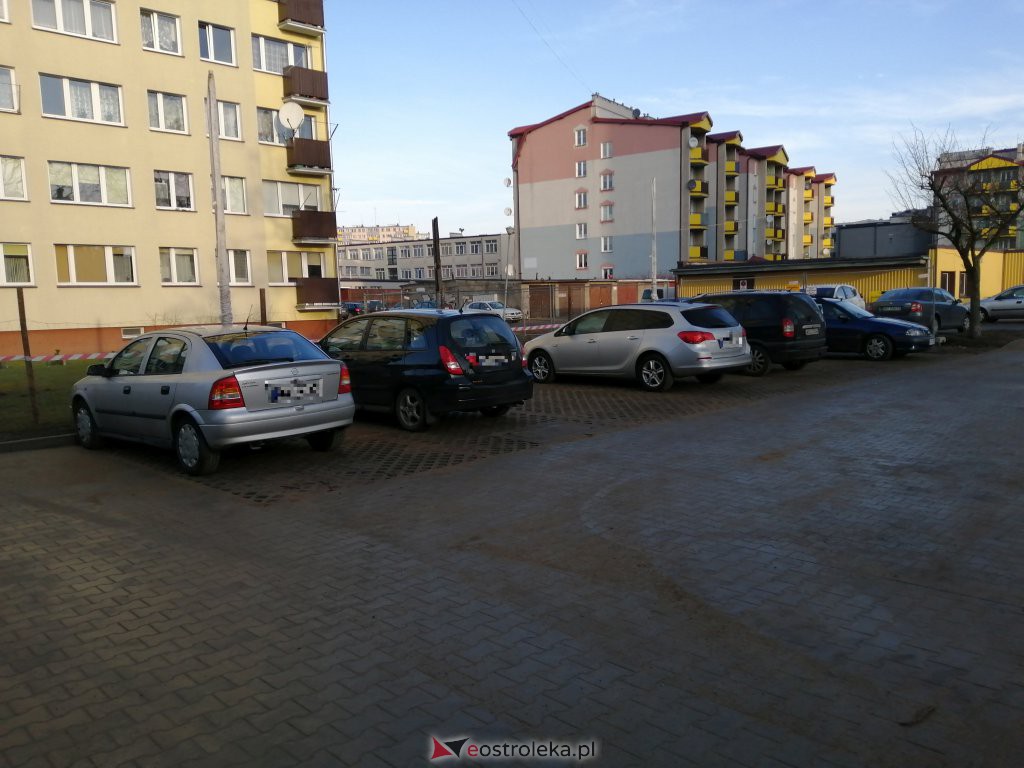 Parkingi przy Goworowskiej/Konopnckiej [20.12.2019] - zdjęcie #7 - eOstroleka.pl