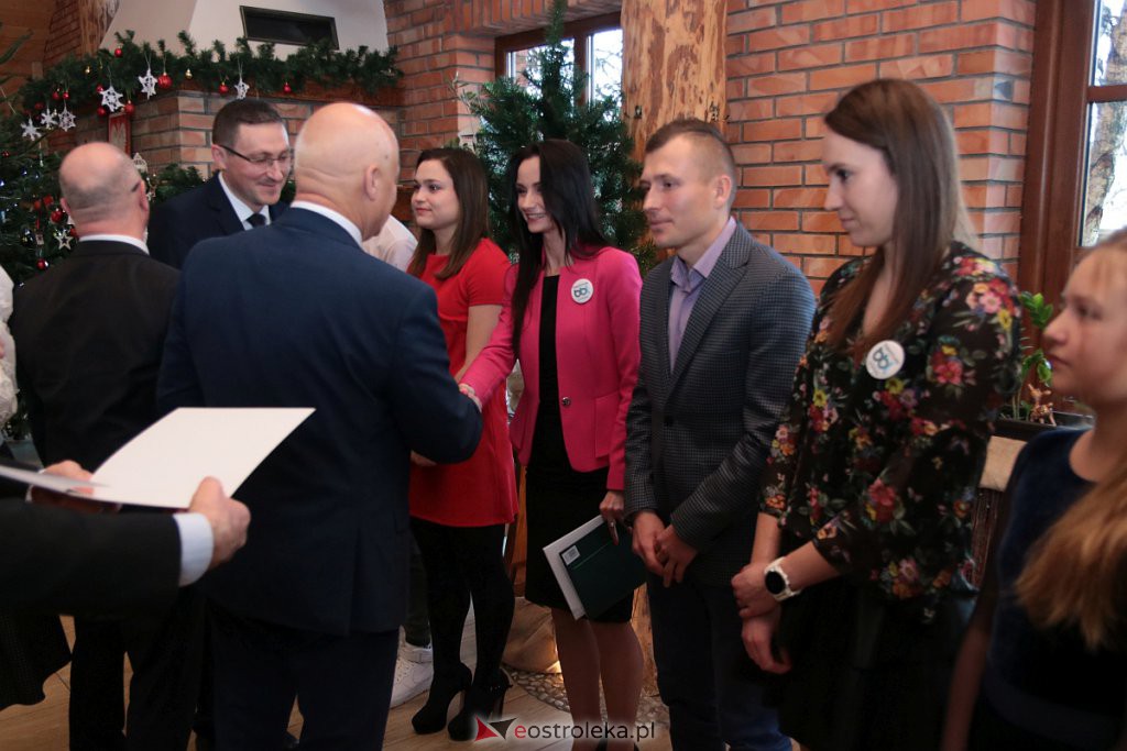 Wręczenie dorocznych i okolicznościowych nagród starosty ostrołęckiego za rok 2019 [20.12.2019] - zdjęcie #24 - eOstroleka.pl