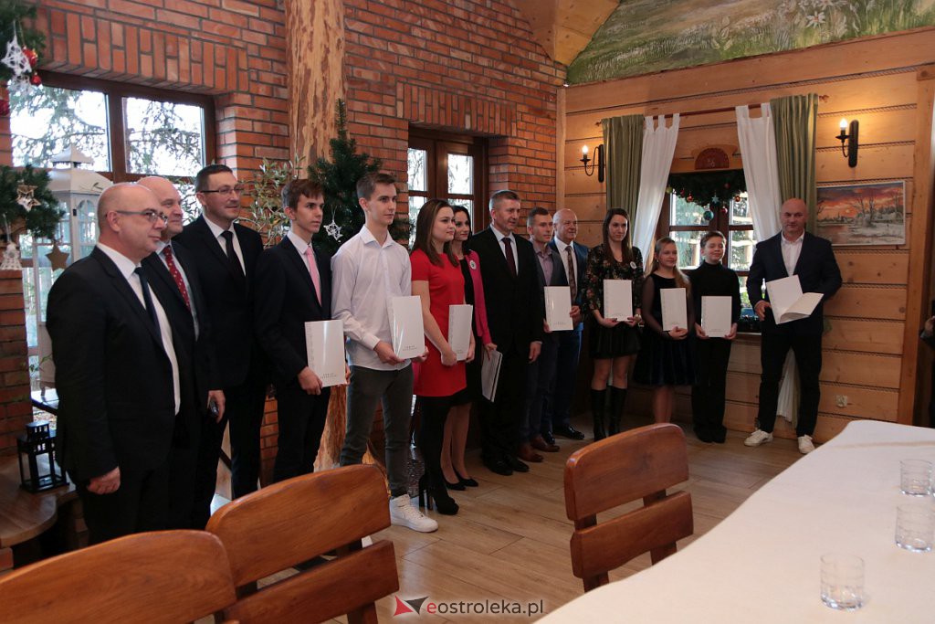 Wręczenie dorocznych i okolicznościowych nagród starosty ostrołęckiego za rok 2019 [20.12.2019] - zdjęcie #18 - eOstroleka.pl