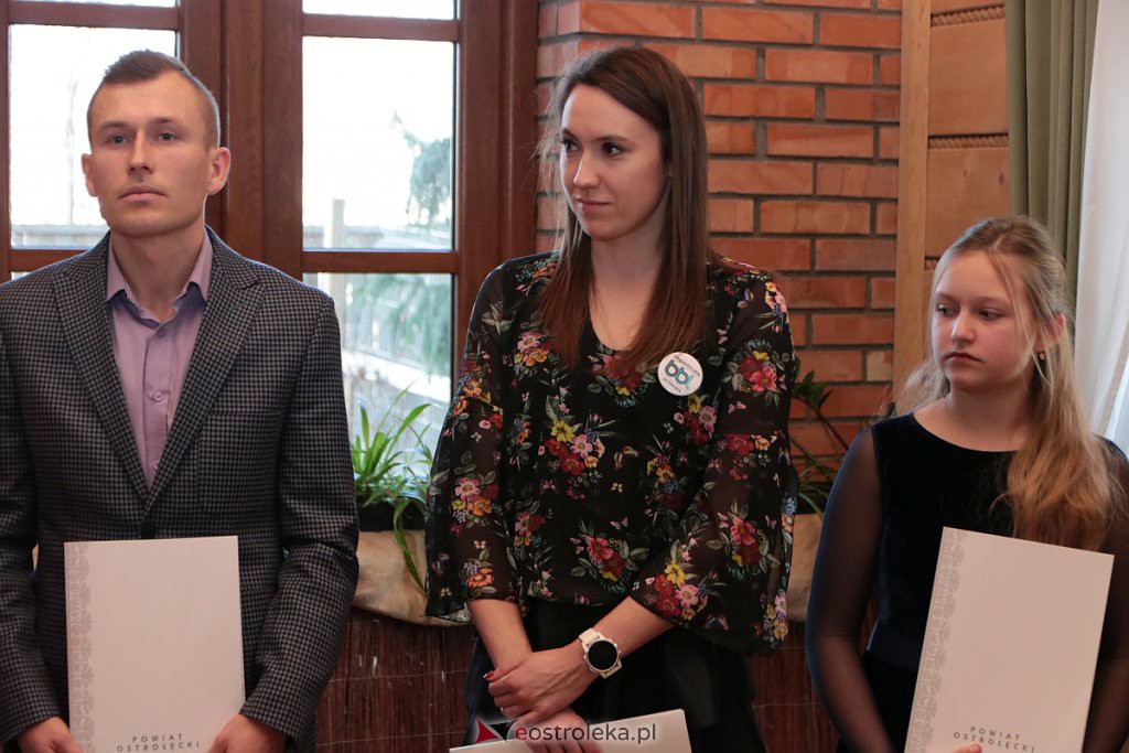 Wręczenie dorocznych i okolicznościowych nagród starosty ostrołęckiego za rok 2019 [20.12.2019] - zdjęcie #12 - eOstroleka.pl
