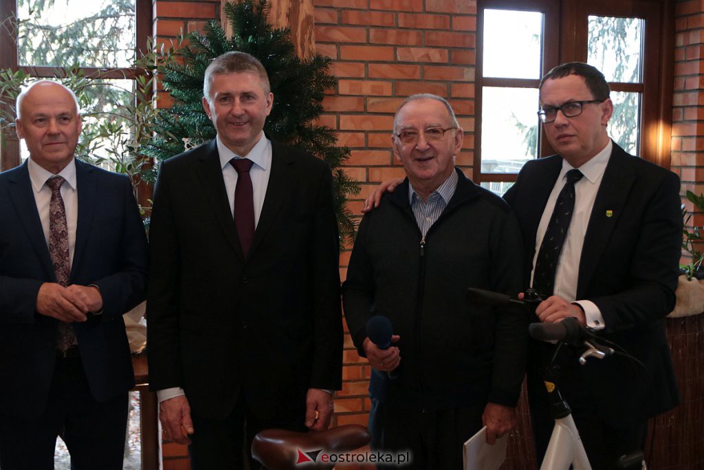 Wręczenie dorocznych i okolicznościowych nagród starosty ostrołęckiego za rok 2019 [20.12.2019] - zdjęcie #1 - eOstroleka.pl