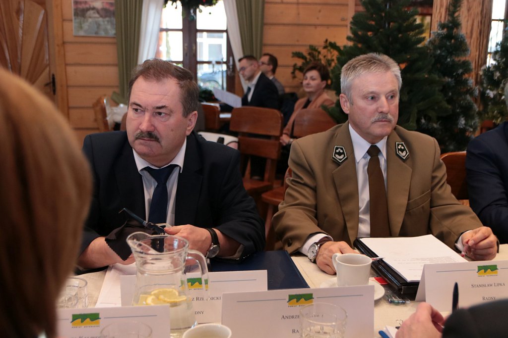 XIV sesja Rady Powiatu w Ostrołęce [20.12.2019] - zdjęcie #16 - eOstroleka.pl