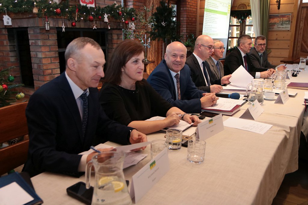 XIV sesja Rady Powiatu w Ostrołęce [20.12.2019] - zdjęcie #20 - eOstroleka.pl