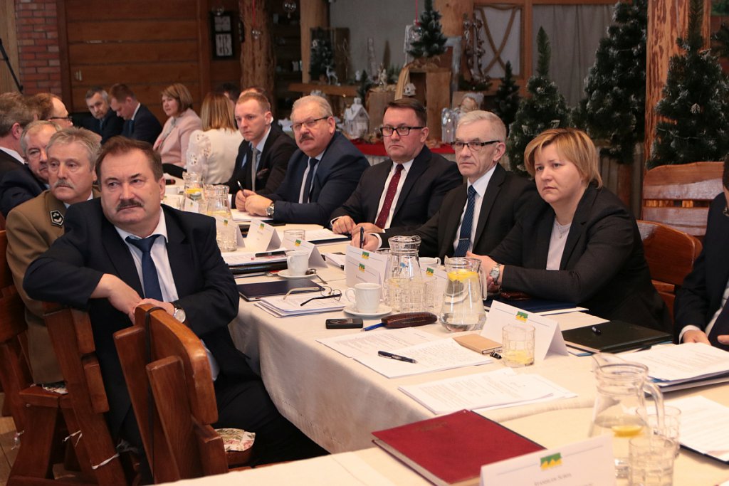 XIV sesja Rady Powiatu w Ostrołęce [20.12.2019] - zdjęcie #26 - eOstroleka.pl