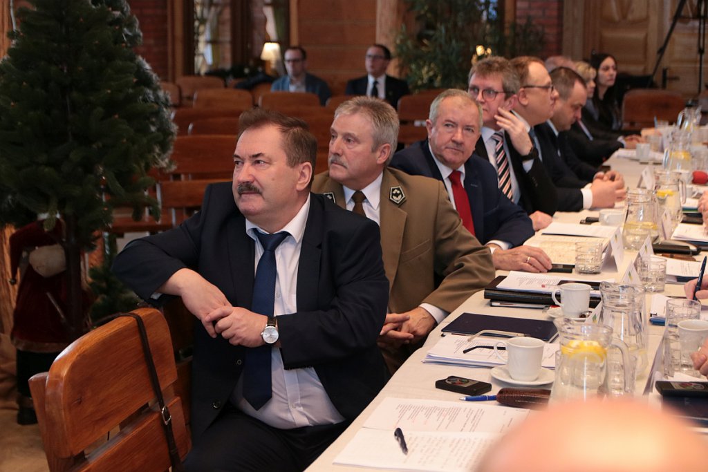 XIV sesja Rady Powiatu w Ostrołęce [20.12.2019] - zdjęcie #28 - eOstroleka.pl