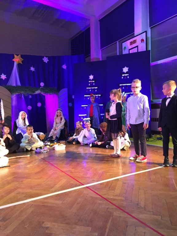 Tradycyjne jasełka w SP nr 1 [21.12.2019] - zdjęcie #11 - eOstroleka.pl