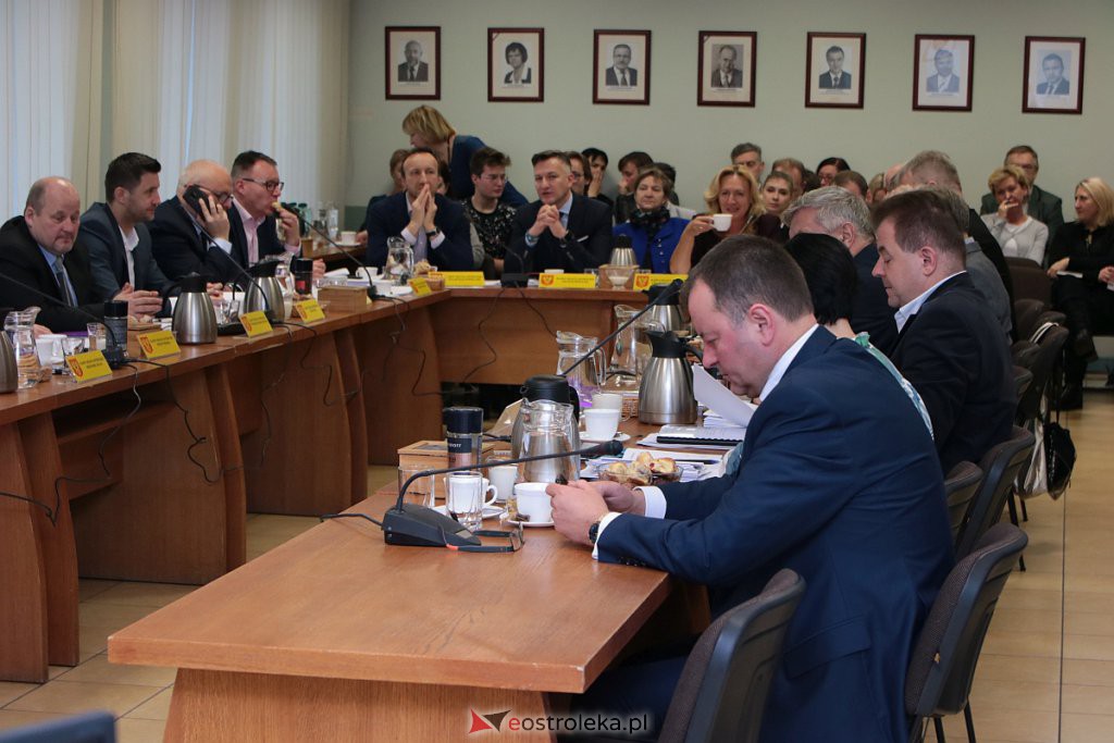 XXIII sesja Rady Miasta Ostrołęka [30.12.2019] - zdjęcie #3 - eOstroleka.pl