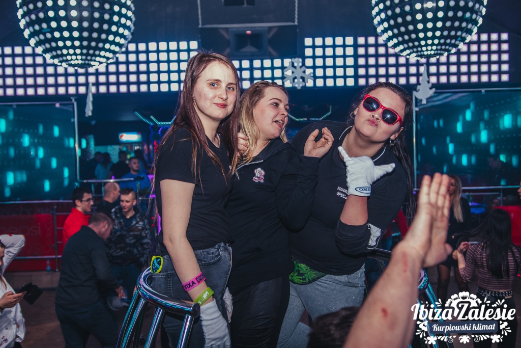 II dzień świąt w Clubie Ibiza Zalesie - Jadą! Jadą! MALOS & Paff Dee [26.12.2019] - zdjęcie #2 - eOstroleka.pl
