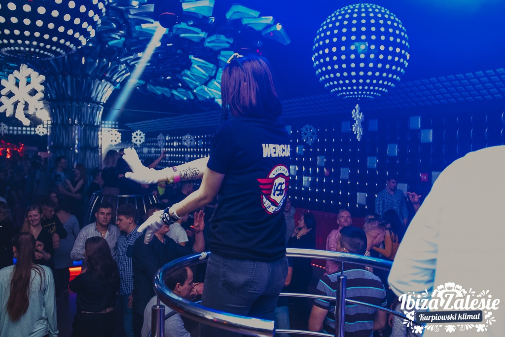 II dzień świąt w Clubie Ibiza Zalesie - Jadą! Jadą! MALOS & Paff Dee [26.12.2019] - zdjęcie #24 - eOstroleka.pl