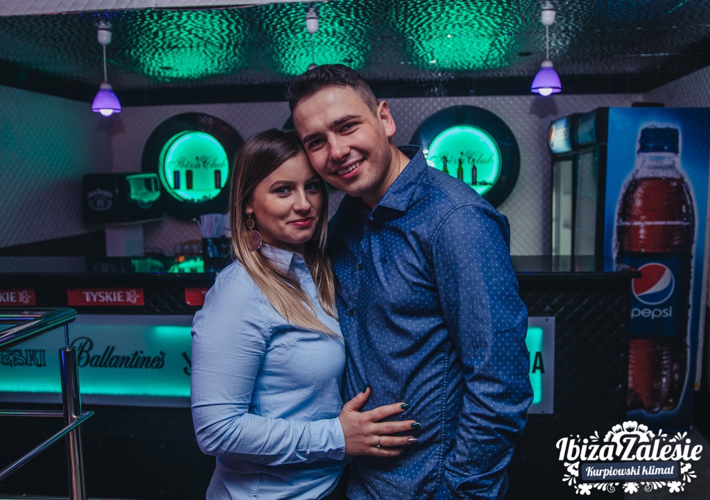 II dzień świąt w Clubie Ibiza Zalesie - Jadą! Jadą! MALOS & Paff Dee [26.12.2019] - zdjęcie #37 - eOstroleka.pl