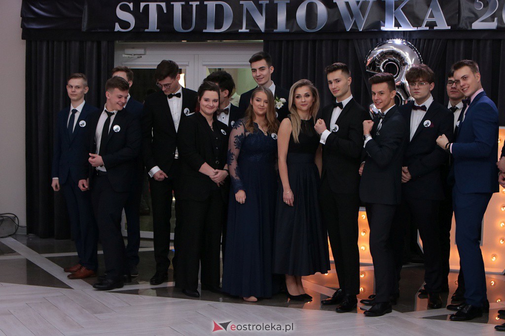 Studniówka III LO w Ostrołęce [04.01.2020] - zdjęcie #111 - eOstroleka.pl