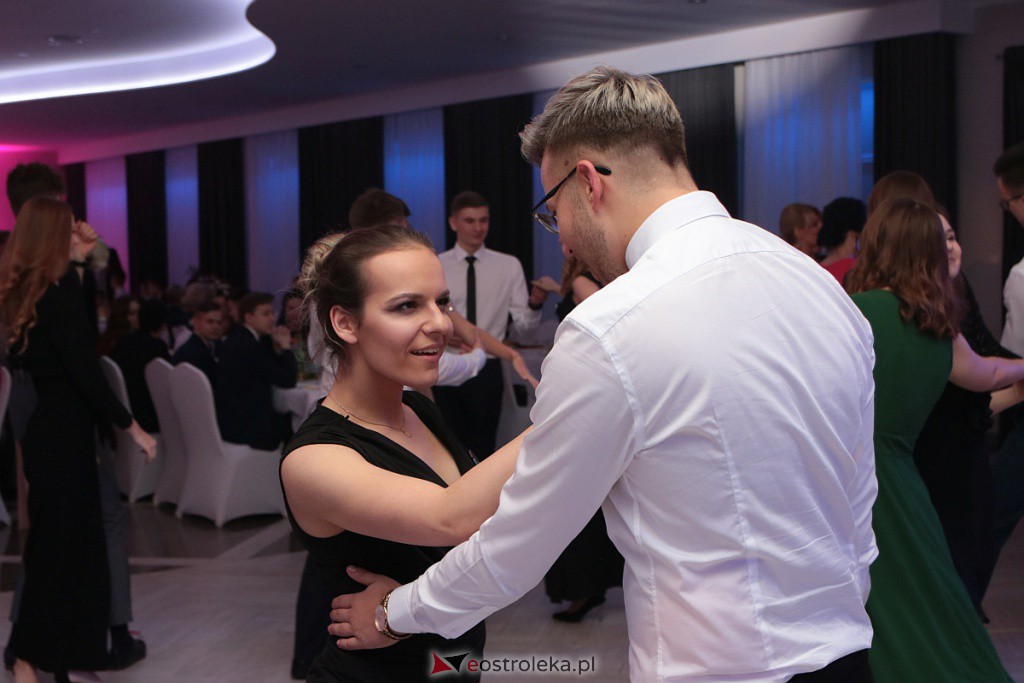 Studniówka III LO w Ostrołęce [04.01.2020] - zdjęcie #46 - eOstroleka.pl