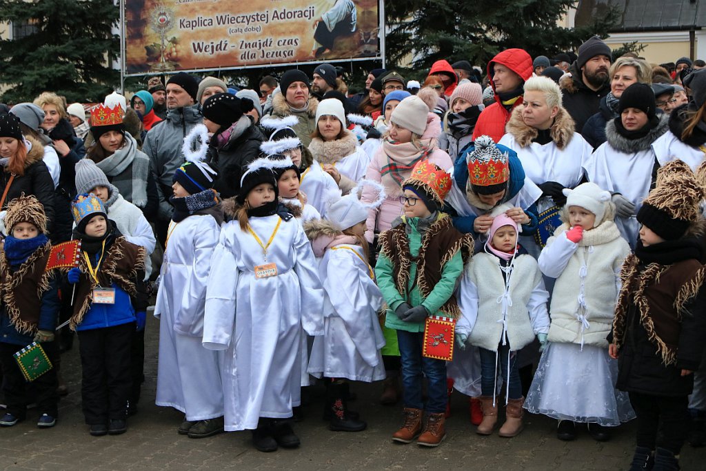 Orszak Trzech Króli w Ostrołęce [06.01.2019] - zdjęcie #88 - eOstroleka.pl